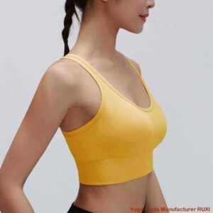 malawak na strap ng sports bra