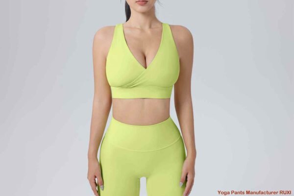sports bra na may sara sa likod