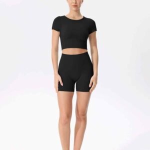lila na pang-atleta na shorts